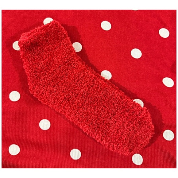 WOMEN’S LONG SLEEVE TEE AND JOGGERS SLEEP SET WITH SOCKS - Picture 8 of 9